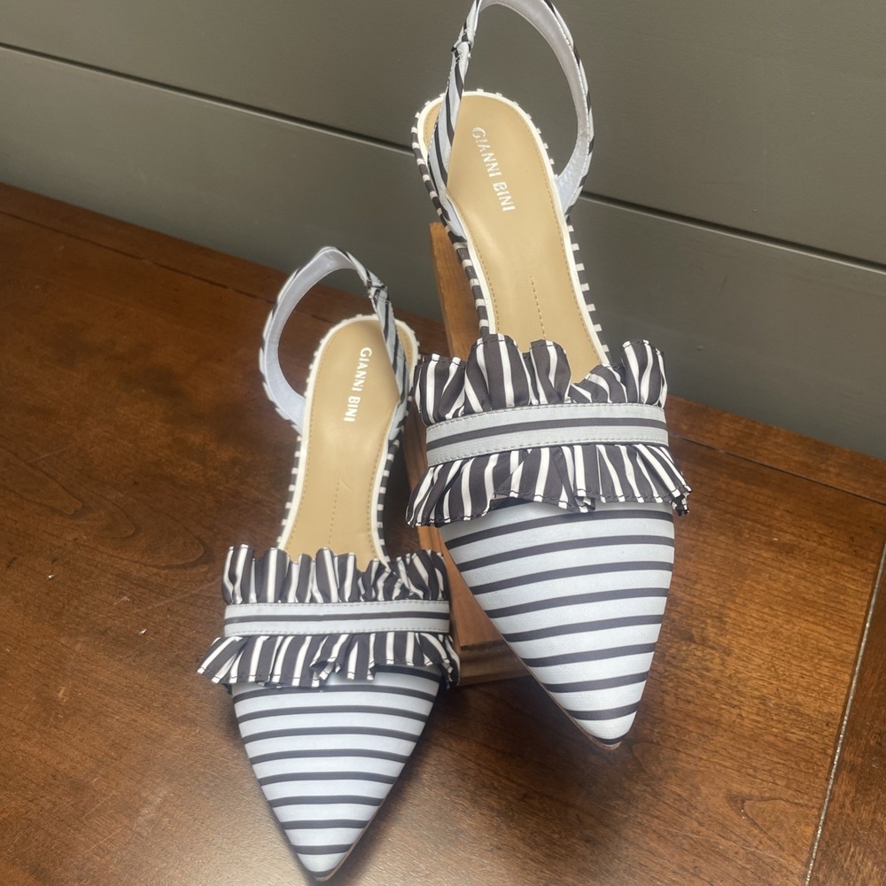 Gianni Bini Women Pointed Toe Stripped Ruffle Sling Back Size 10 M Tres Chic! - Picture 2 of 12